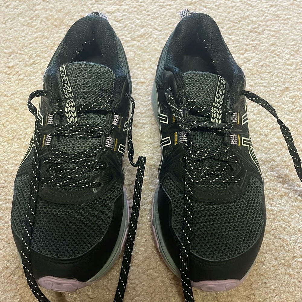 Asics women sneakers (size:6.5)